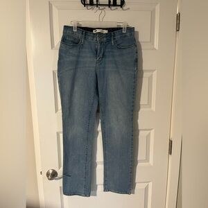 Levi’s Straight Leg Women's Jeans
